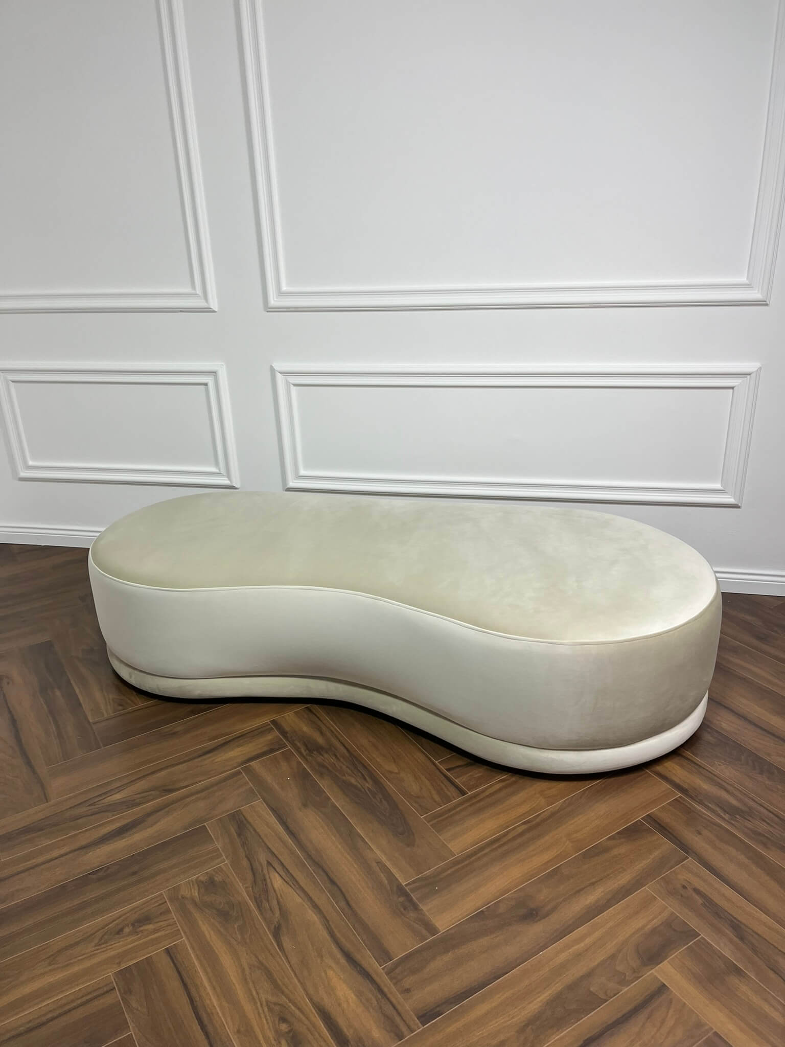Sofa Latina - Gvozdena Ruka Sofa Latina - Gvozdena Ruka